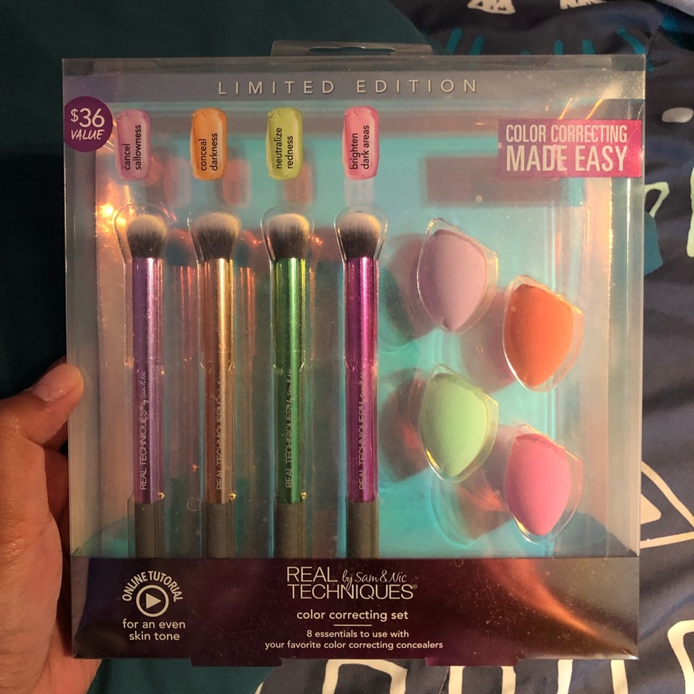Real Techniques Brushes & Sponge